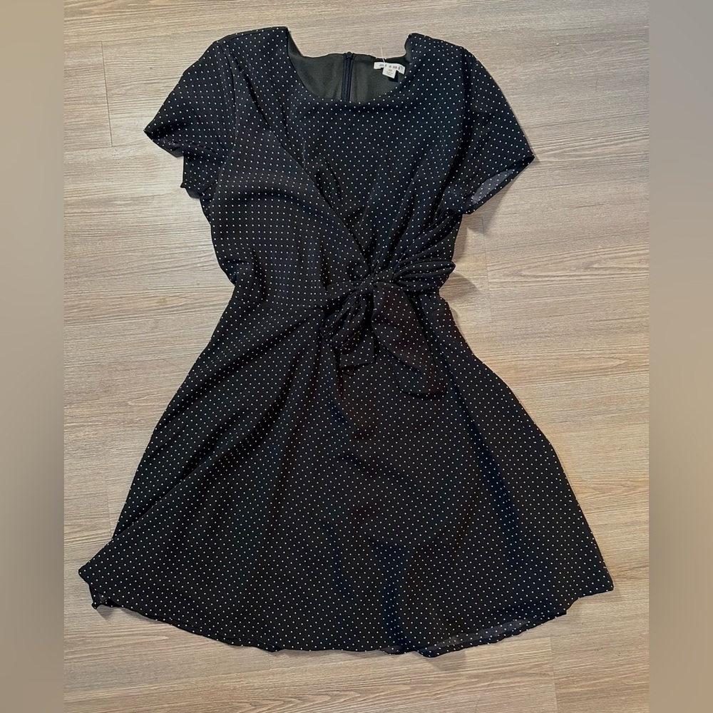 Francesca’s Miami polka dot front tie mini dress, size M